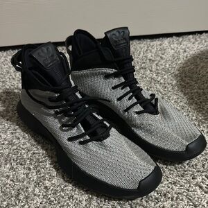 Adidas Men's Black and Gray Sneakers